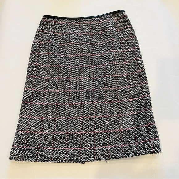 Talbots Dresses & Skirts - TALBOTS Women's 10- BLACK & PINK WOOL BLEND TWEED KNIT SKIRT - Knee Length